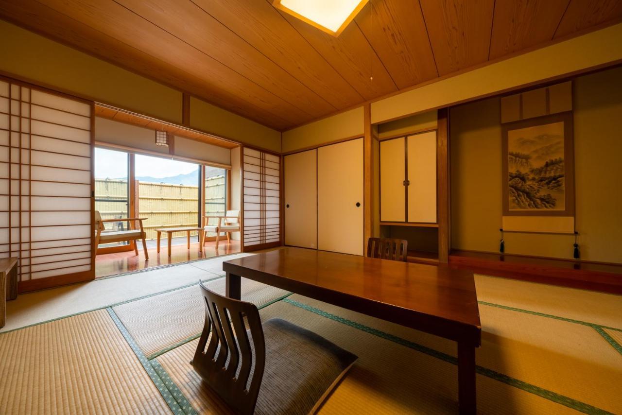 Ryokan Yamanami Юфу Экстерьер фото